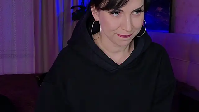 lily conor online show from 11/10/25, 04:17