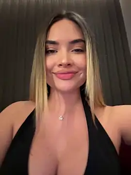 AnaCarrera online show from 11/17/25, 07:41