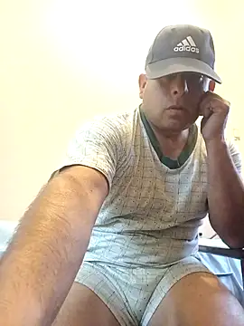 chicoguapo8 online show from 12/04/25, 12:03