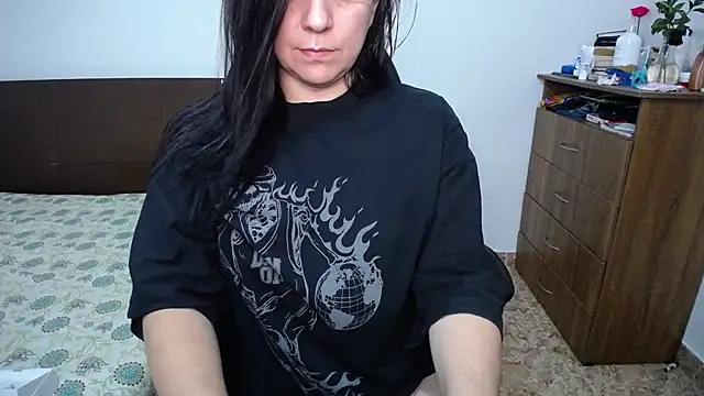 Snapshot of alexa_milsf chatting on 10/06/25, 12:41 alexa milsf online show from 10/06/25, 12:41