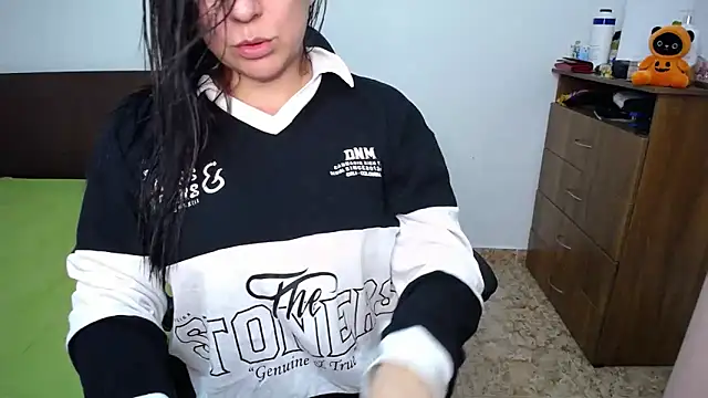 Snapshot of alexa_milsf chatting on 10/27/25, 03:54 alexa milsf online show from 10/27/25, 03:54