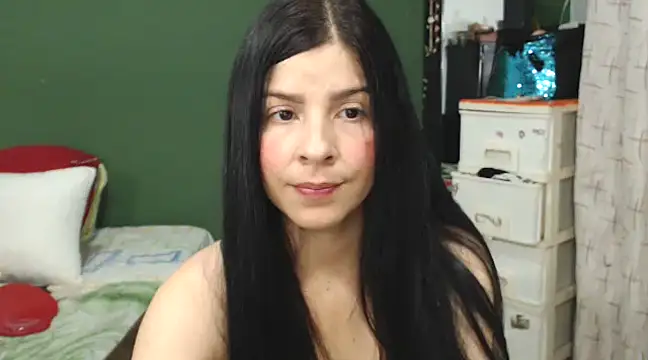 Estefani 32 online show from 01/18/25, 06:10