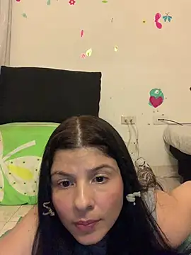 Estefani 32 online show from 04/27/26, 07:01