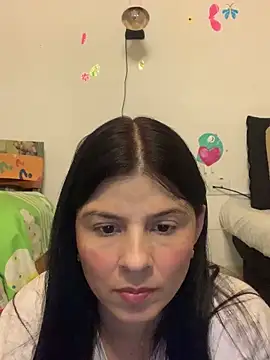 Estefani 32 online show from 05/01/26, 12:37