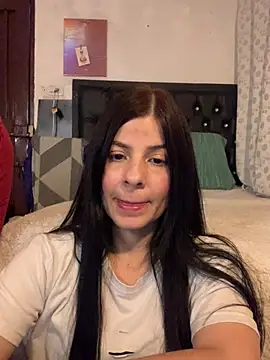 Estefani 32 online show from 07/21/26, 05:37