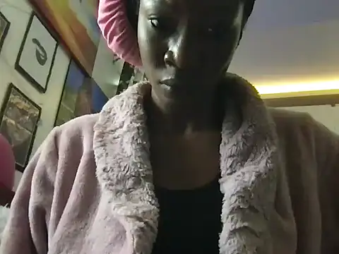 Snapshot of choco_petite chatting on 02/01/25, 09:32 choco petite online show from 02/01/25, 09:32