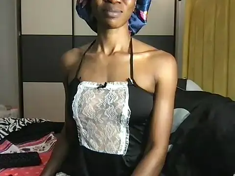 Snapshot of choco_petite chatting on 02/28/25, 10:06 choco petite online show from 02/28/25, 10:06