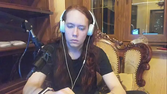 Snapshot of DavisKinky chatting on 03/08/25, 07:42 DavisKinky online show from 03/08/25, 07:42