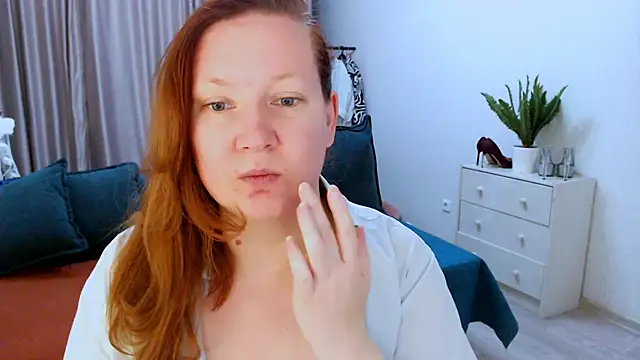 GoddessLara online show from 10/02/25, 06:04