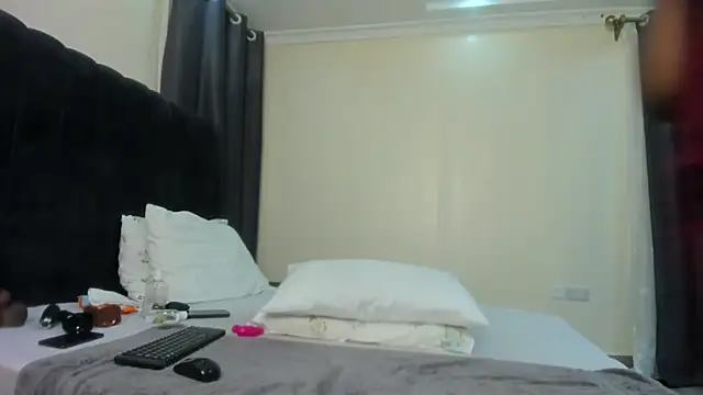Naughty Linda online show from 02/03/25, 07:21