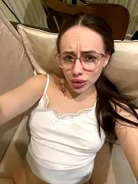 Snapshot of Lisaaan chatting on 10/09/25, 11:19 Lisaaan online show from 10/09/25, 11:19