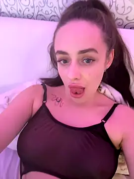 Snapshot of Lisaaan chatting on 10/16/25, 12:50 Lisaaan online show from 10/16/25, 12:50