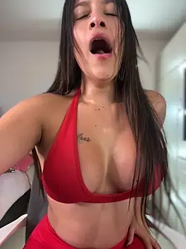 Snapshot of Emmily_19 chatting on 10/20/25, 11:49 Emmily 19 online show from 10/20/25, 11:49