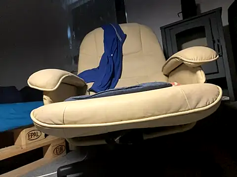 translove online show from 11/11/25, 11:10