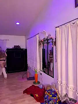 Snapshot of ScarletCallings420 chatting on 01/08/25, 08:38 ScarletCallings420 online show from 01/08/25, 08:38