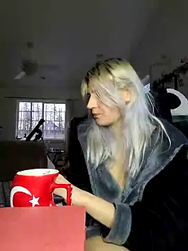 Snapshot of ScarletCallings420 chatting on 01/24/25, 06:56 ScarletCallings420 online show from 01/24/25, 06:56