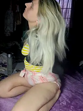 Snapshot of ScarletCallings420 chatting on 02/23/25, 06:34 ScarletCallings420 online show from 02/23/25, 06:34