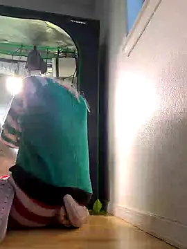 Snapshot of ScarletCallings420 chatting on 02/25/25, 05:47 ScarletCallings420 online show from 02/25/25, 05:47