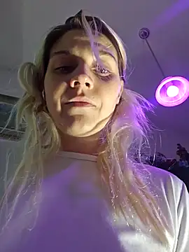 Snapshot of ScarletCallings420 chatting on 02/27/25, 07:37 ScarletCallings420 online show from 02/27/25, 07:37