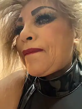 Snapshot of scarlett_sexx69 chatting on 03/27/26, 11:43 scarlett sexx69 online show from 03/27/26, 11:43
