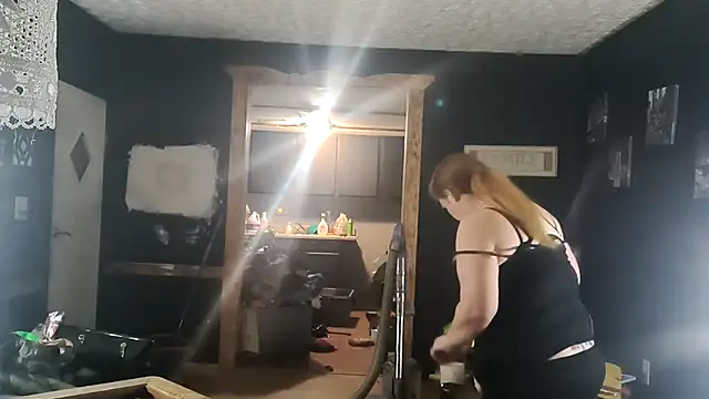 Snapshot of BossChick1625 chatting on 11/28/25, 03:53 BossChick1625 online show from 11/28/25, 03:53