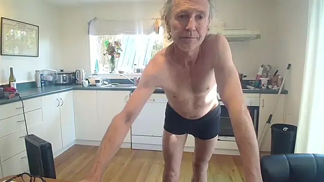 Mattsroom online show from 09/30/25, 03:22