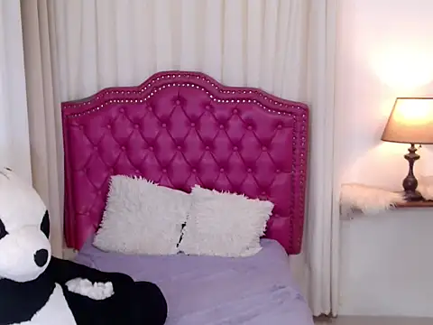 Snapshot of DreamLADYBOY chatting on 10/05/25, 10:29 DreamLADYBOY online show from 10/05/25, 10:29