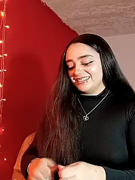 IvonneT online show from 09/28/25, 11:43