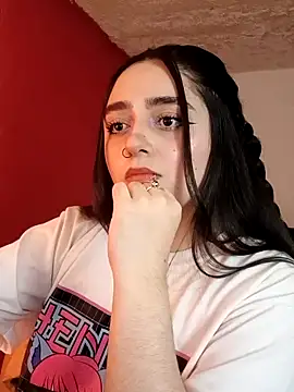 IvonneT online show from 11/09/25, 12:09