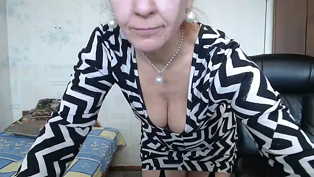 Snapshot of MilayaDFlow chatting on 02/15/25, 11:06 MilayaDFlow online show from 02/15/25, 11:06