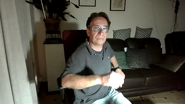 Snapshot of HETEREOMAN chatting on 10/18/25, 07:03 HETEREOMAN online show from 10/18/25, 07:03