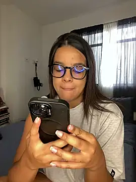 trianawhite online show from 12/06/24, 04:06