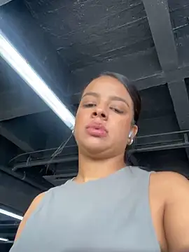 trianawhite online show from 02/21/25, 07:10