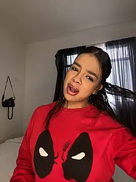 trianawhite online show from 10/14/25, 02:40