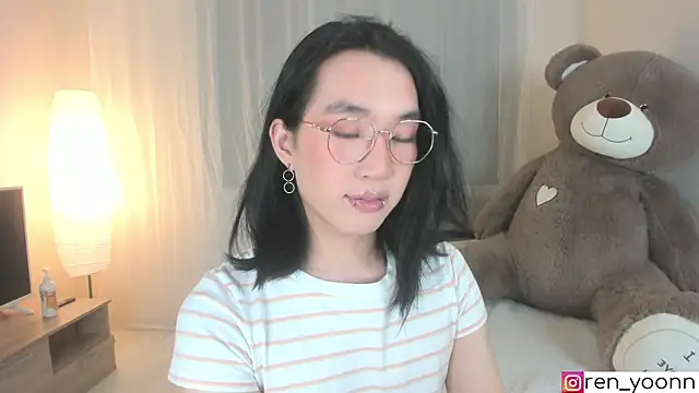 Snapshot of Ren_yoon chatting on 03/01/26, 11:01 Ren yoon online show from 03/01/26, 11:01