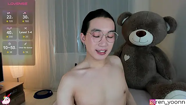 Snapshot of Ren_yoon chatting on 03/22/26, 10:51 Ren yoon online show from 03/22/26, 10:51