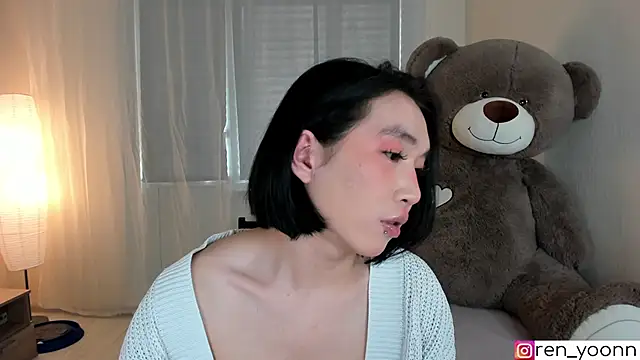 Snapshot of Ren_yoon chatting on 03/28/26, 01:43 Ren yoon online show from 03/28/26, 01:43