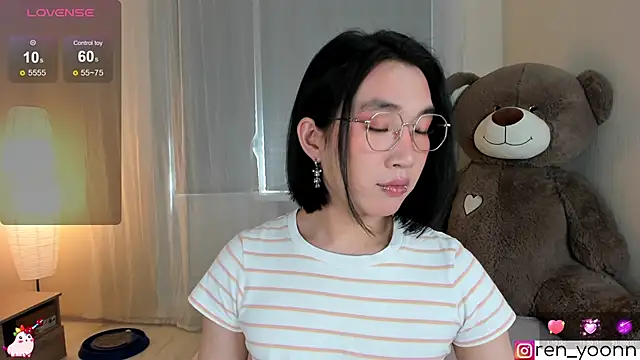 Snapshot of Ren_yoon chatting on 04/09/26, 11:26 Ren yoon online show from 04/09/26, 11:26