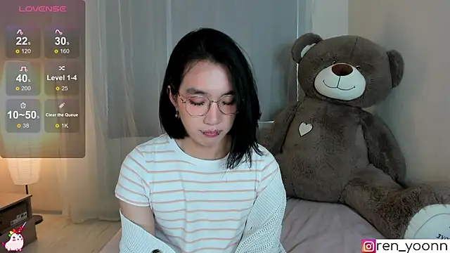 Snapshot of Ren_yoon chatting on 04/28/26, 09:25 Ren yoon online show from 04/28/26, 09:25