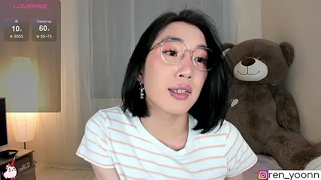 Snapshot of Ren_yoon chatting on 05/04/26, 04:52 Ren yoon online show from 05/04/26, 04:52