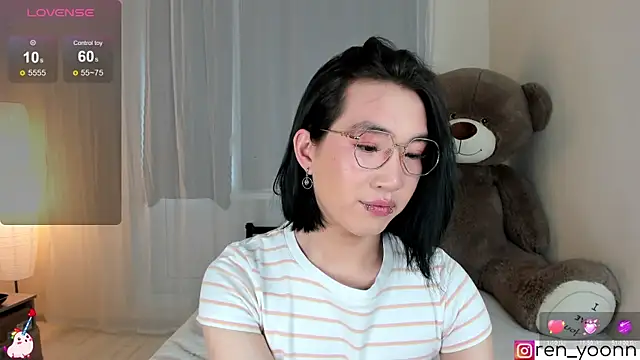 Snapshot of Ren_yoon chatting on 05/15/26, 05:25 Ren yoon online show from 05/15/26, 05:25