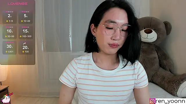 Snapshot of Ren_yoon chatting on 05/16/26, 10:36 Ren yoon online show from 05/16/26, 10:36