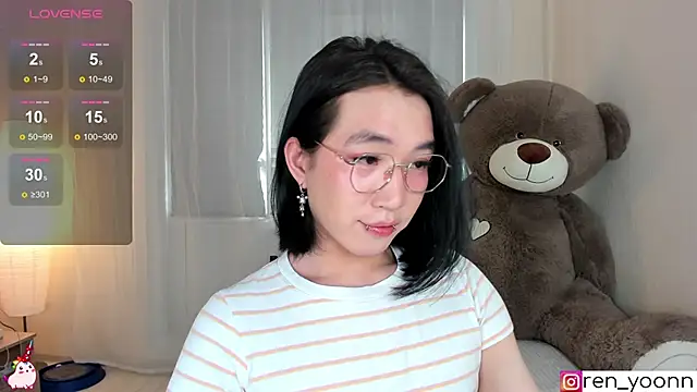 Snapshot of Ren_yoon chatting on 06/12/26, 04:28 Ren yoon online show from 06/12/26, 04:28