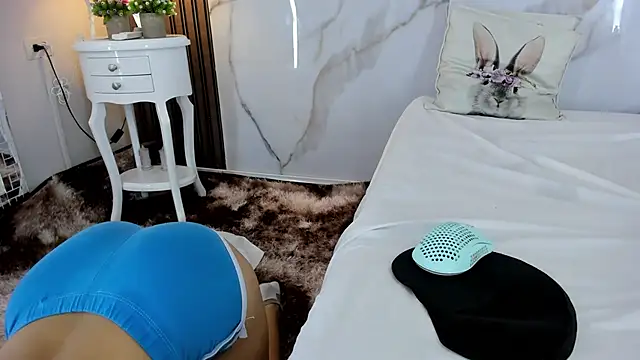 hannahill69 online show from 12/27/24, 10:55