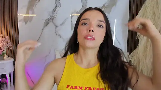 hannahill69 online show from 09/19/25, 04:47