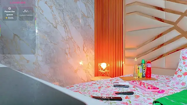 mommywebcam online show from 10/24/25, 02:19