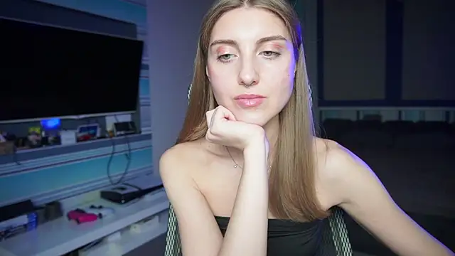 CassiaBlade1 online show from 10/15/25, 03:45