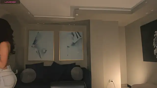 AnaDurant online show from 09/26/25, 12:31