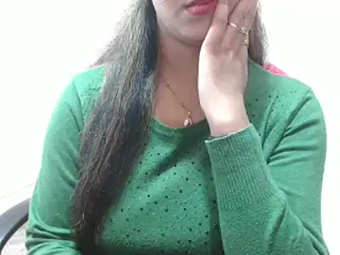 LovingPihu online show from 01/09/25, 12:41