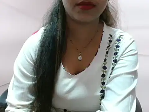 LovingPihu online show from 01/13/25, 08:37